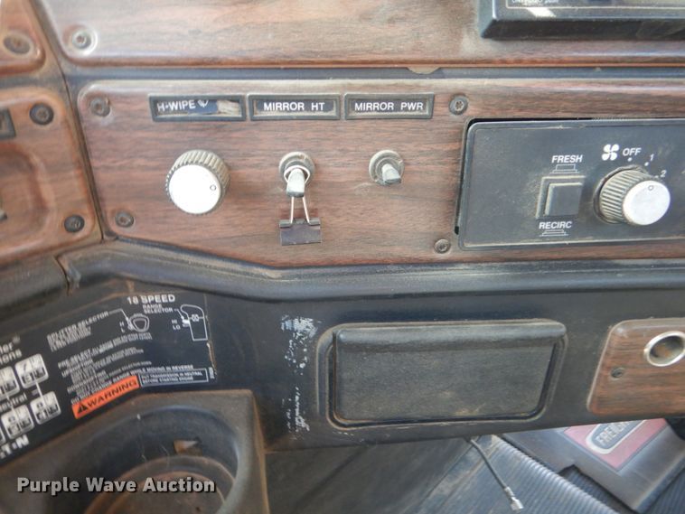 image for item DC8884 1998 Freightliner FLD  truck cab and chassis