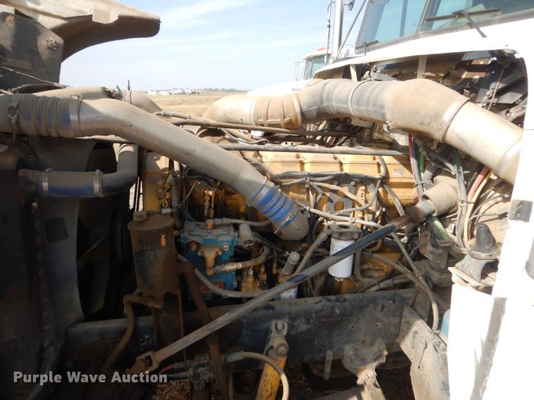 image for item DC8884 1998 Freightliner FLD  truck cab and chassis