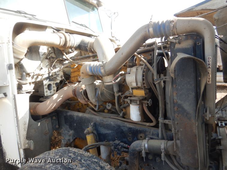 image for item DC8884 1998 Freightliner FLD  truck cab and chassis