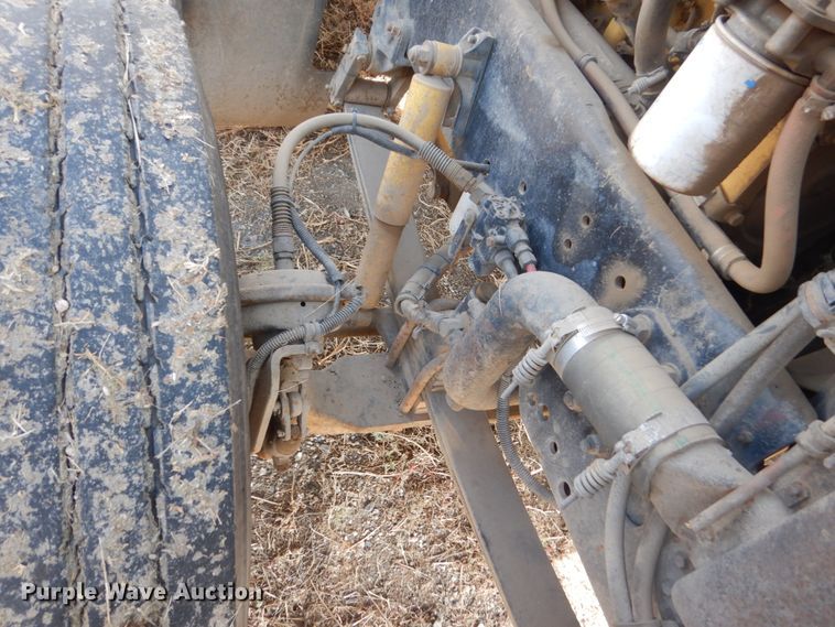 image for item DC8884 1998 Freightliner FLD  truck cab and chassis