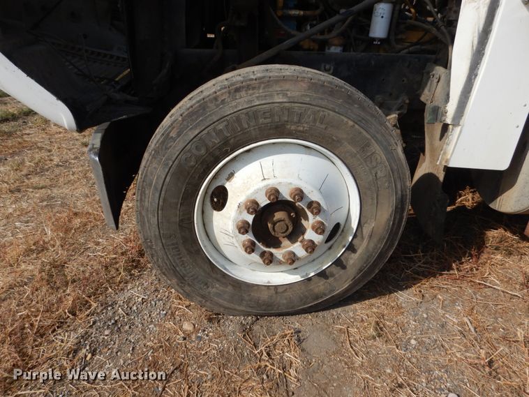 image for item DC8884 1998 Freightliner FLD  truck cab and chassis