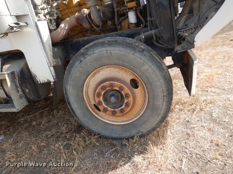 image for item DC8884 1998 Freightliner FLD  truck cab and chassis