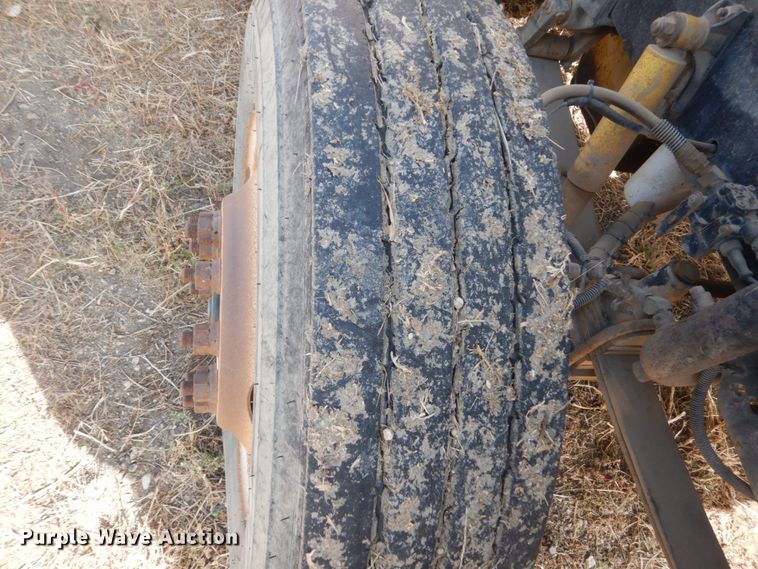 image for item DC8884 1998 Freightliner FLD  truck cab and chassis