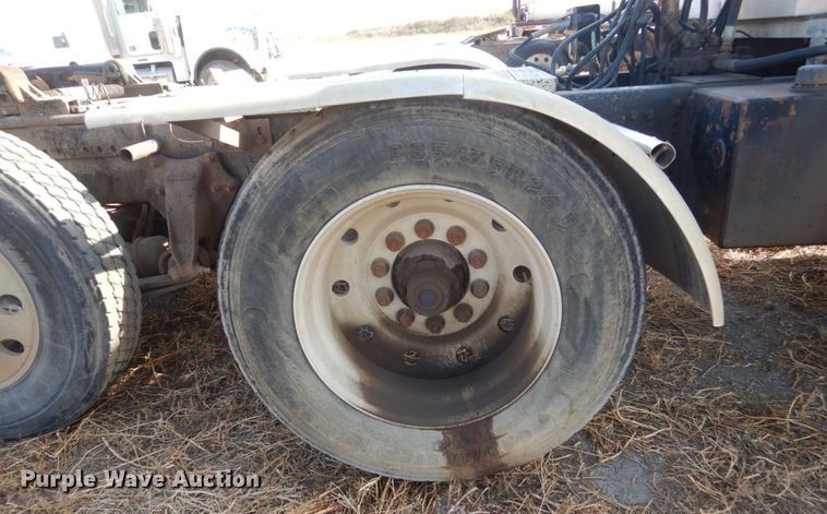 image for item DC8884 1998 Freightliner FLD  truck cab and chassis