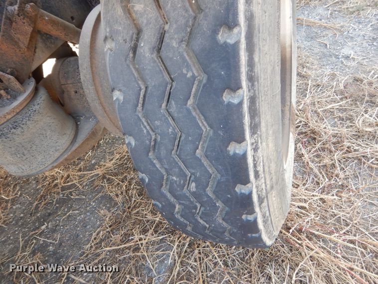 image for item DC8884 1998 Freightliner FLD  truck cab and chassis