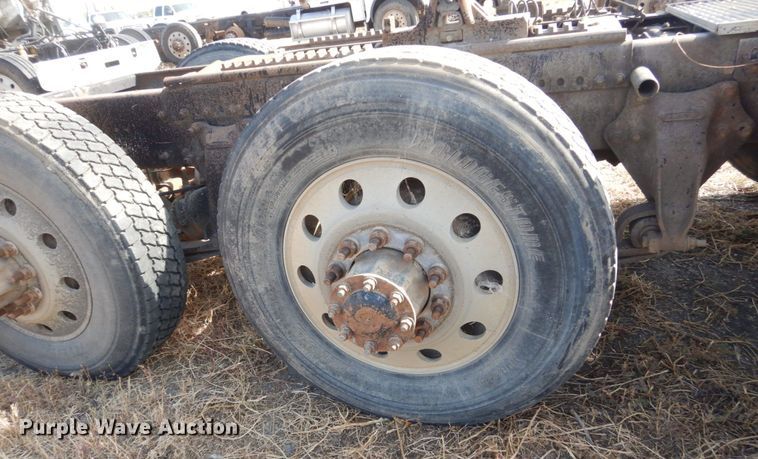 image for item DC8884 1998 Freightliner FLD  truck cab and chassis