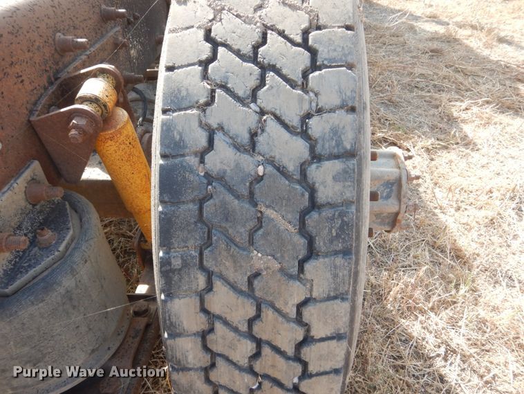 image for item DC8884 1998 Freightliner FLD  truck cab and chassis