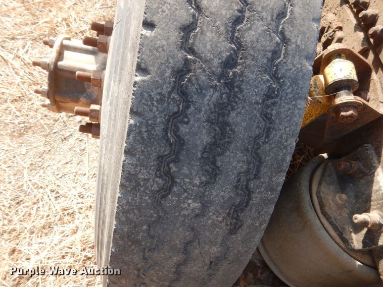 image for item DC8884 1998 Freightliner FLD  truck cab and chassis