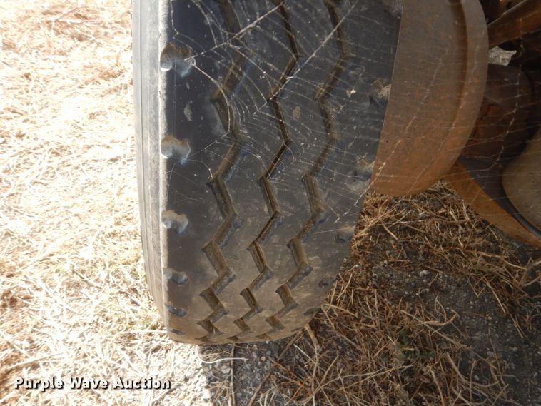 image for item DC8884 1998 Freightliner FLD  truck cab and chassis