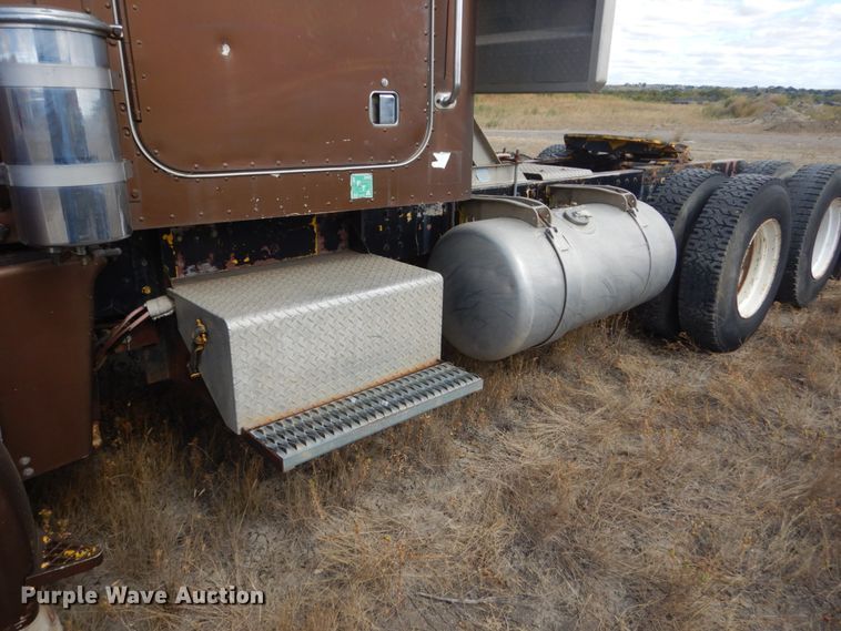 image for item DC8912 1982 Peterbilt 359  semi truck