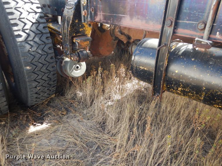 image for item DC8912 1982 Peterbilt 359  semi truck