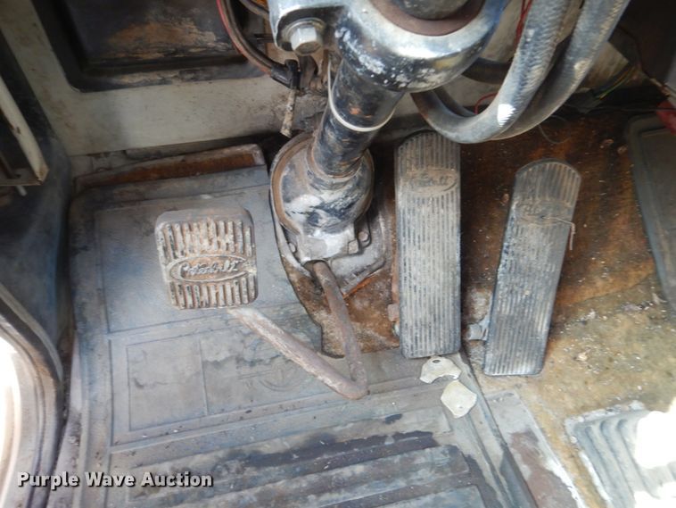 image for item DC8912 1982 Peterbilt 359  semi truck