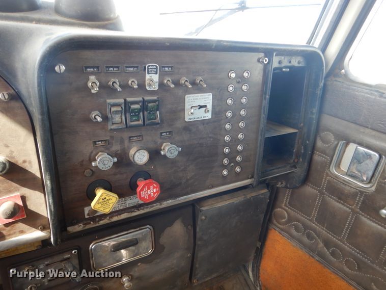 image for item DC8912 1982 Peterbilt 359  semi truck