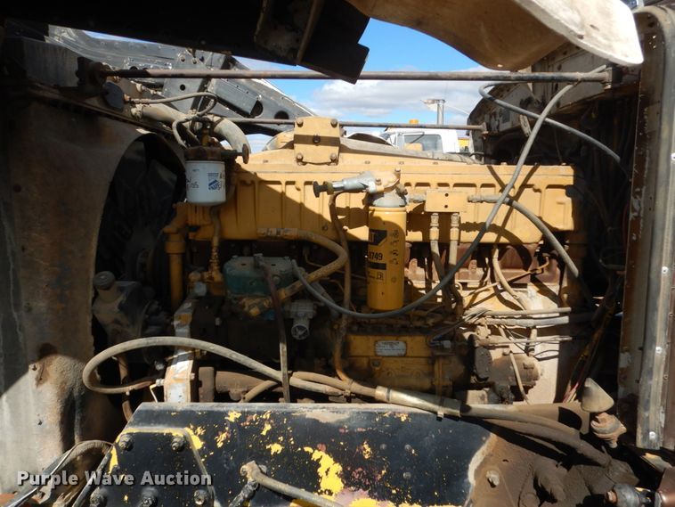 image for item DC8912 1982 Peterbilt 359  semi truck