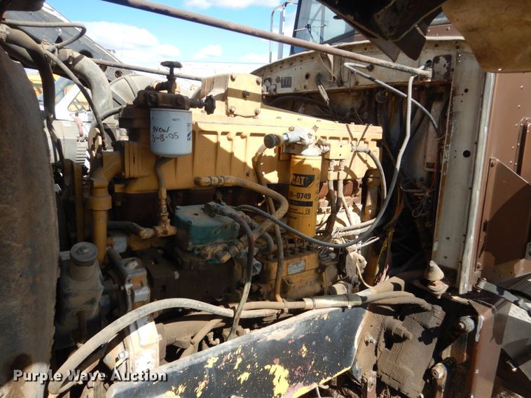 image for item DC8912 1982 Peterbilt 359  semi truck