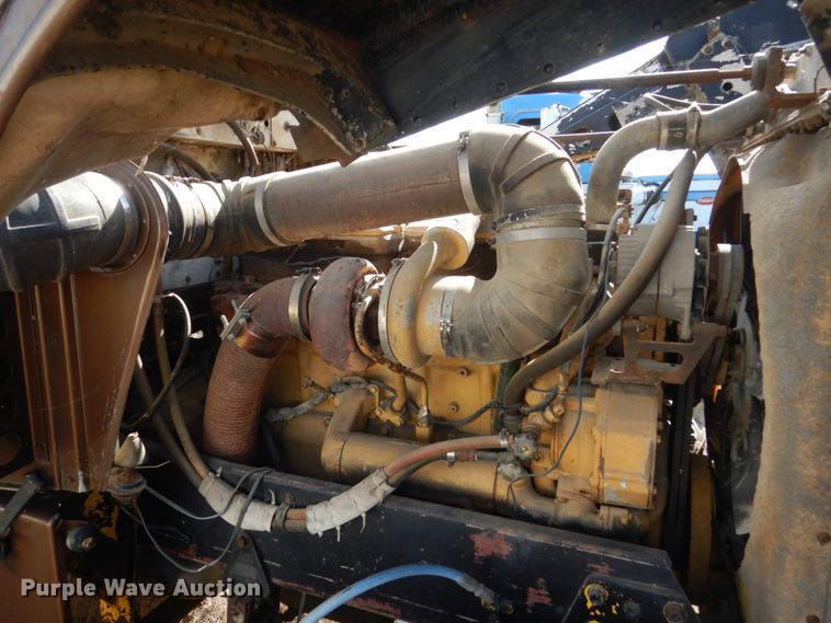 image for item DC8912 1982 Peterbilt 359  semi truck