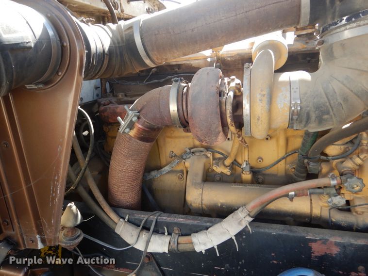 image for item DC8912 1982 Peterbilt 359  semi truck