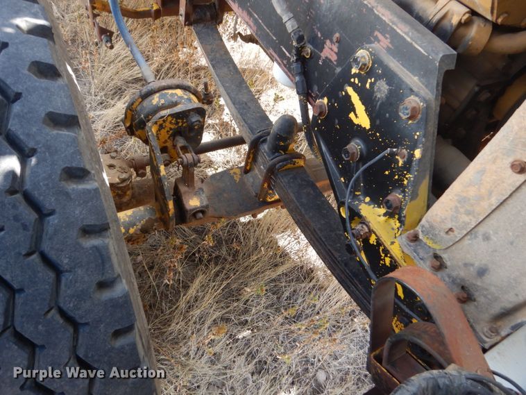 image for item DC8912 1982 Peterbilt 359  semi truck