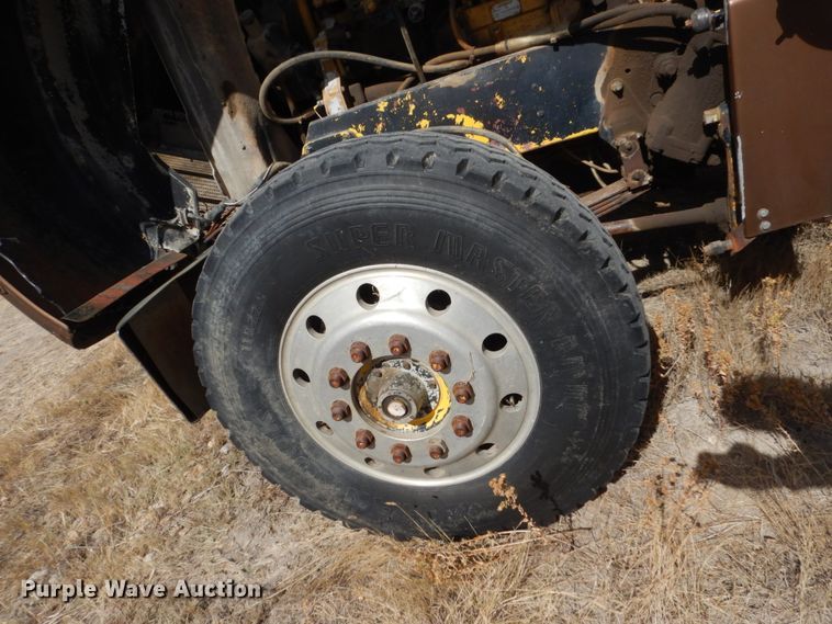 image for item DC8912 1982 Peterbilt 359  semi truck