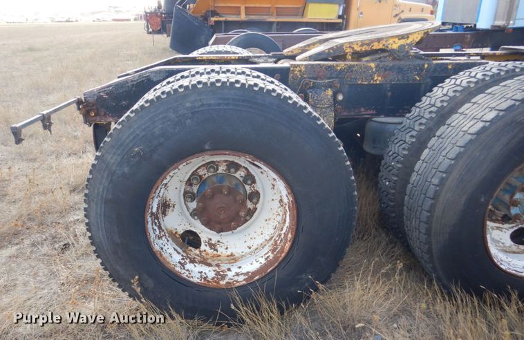 image for item DC8912 1982 Peterbilt 359  semi truck