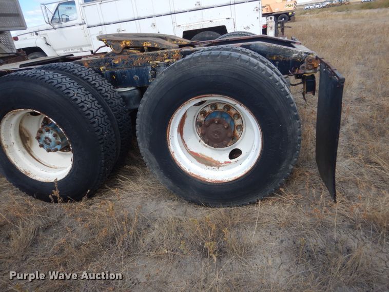 image for item DC8912 1982 Peterbilt 359  semi truck