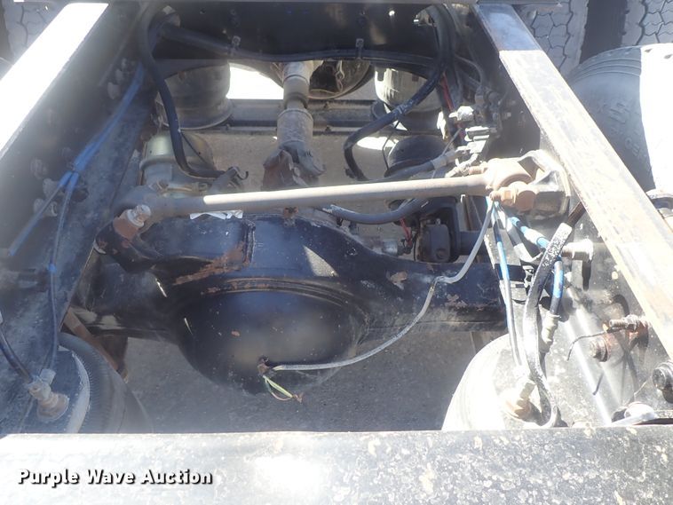 image for item DE0736 2003 Freightliner FLD12064SD  semi truck