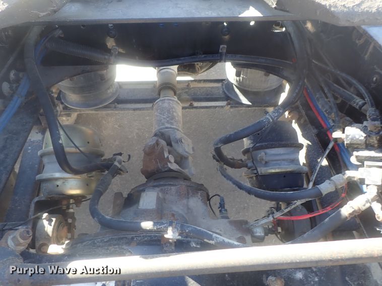 image for item DE0736 2003 Freightliner FLD12064SD  semi truck