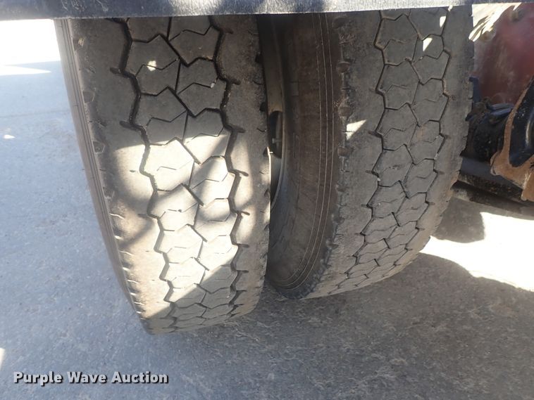 image for item DE0736 2003 Freightliner FLD12064SD  semi truck