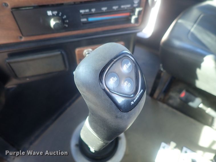 image for item DE0833 2005 Freightliner FLD Classic SD  semi truck