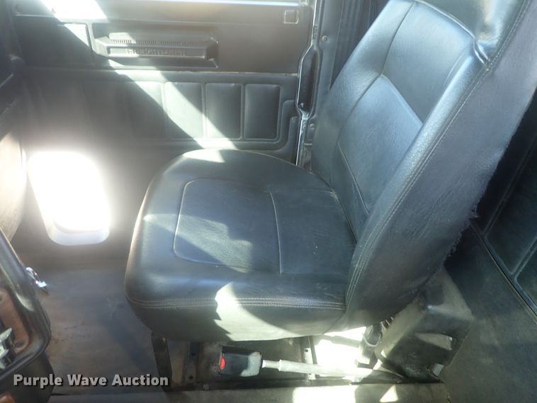 image for item DE0833 2005 Freightliner FLD Classic SD  semi truck