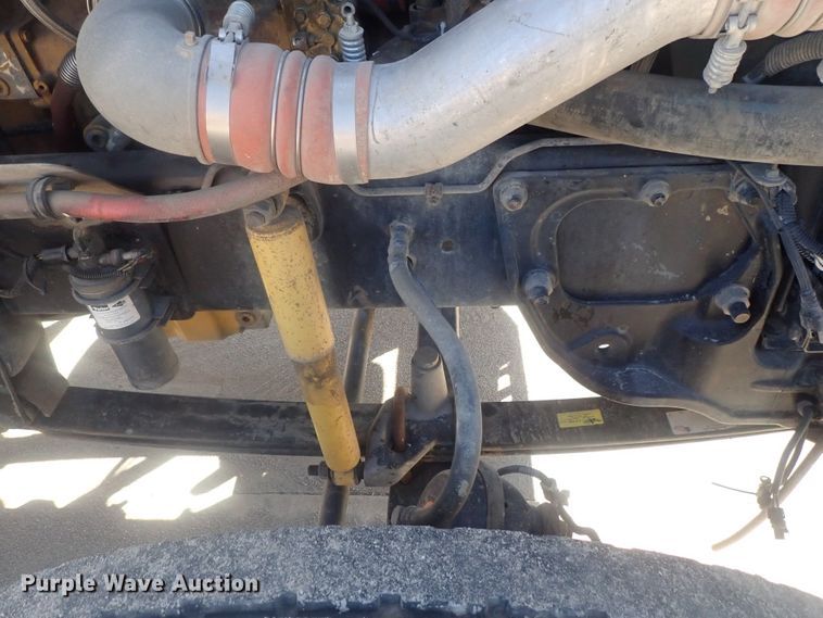 image for item DE0833 2005 Freightliner FLD Classic SD  semi truck