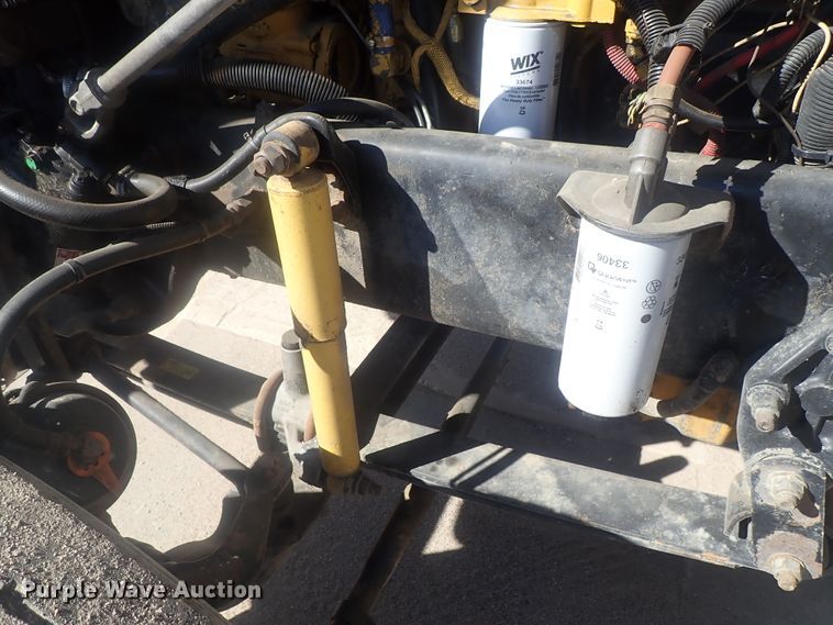 image for item DE0833 2005 Freightliner FLD Classic SD  semi truck