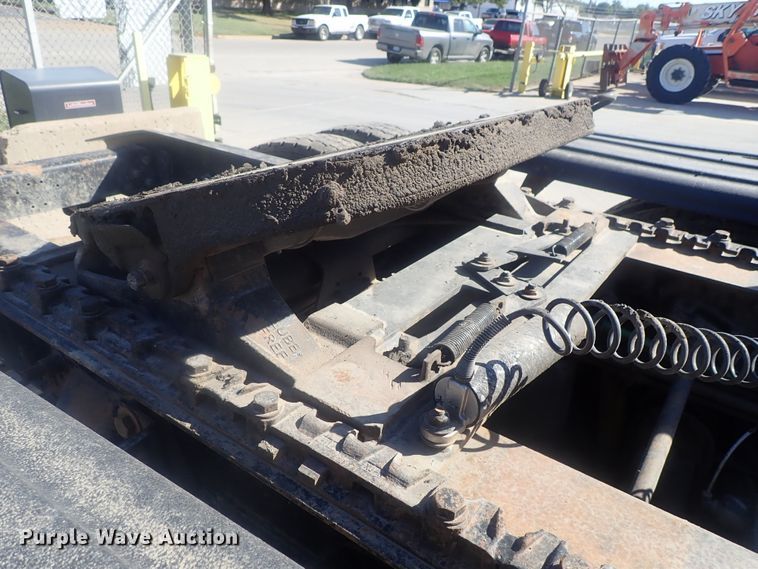 image for item DE0833 2005 Freightliner FLD Classic SD  semi truck