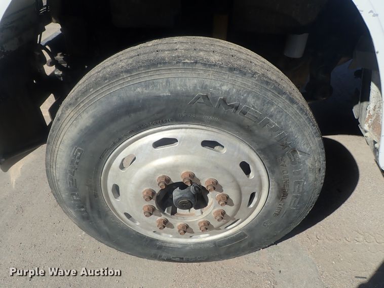 image for item DE0833 2005 Freightliner FLD Classic SD  semi truck