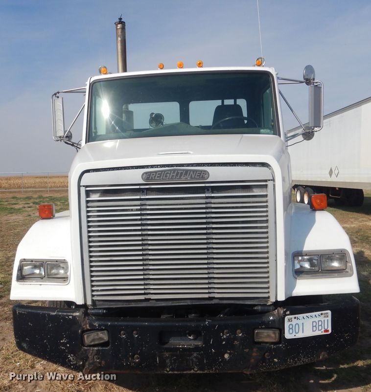 image for item DG4607 1989 Freightliner FLC112  semi truck