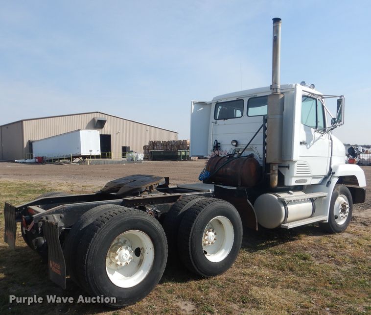 image for item DG4607 1989 Freightliner FLC112  semi truck