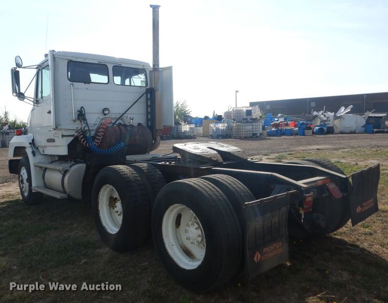 image for item DG4607 1989 Freightliner FLC112  semi truck