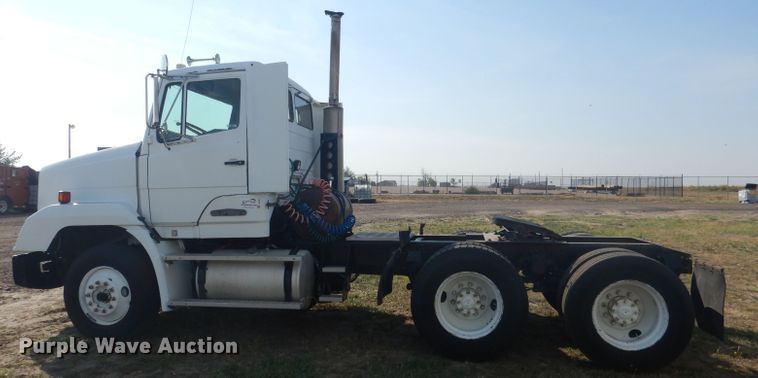 image for item DG4607 1989 Freightliner FLC112  semi truck