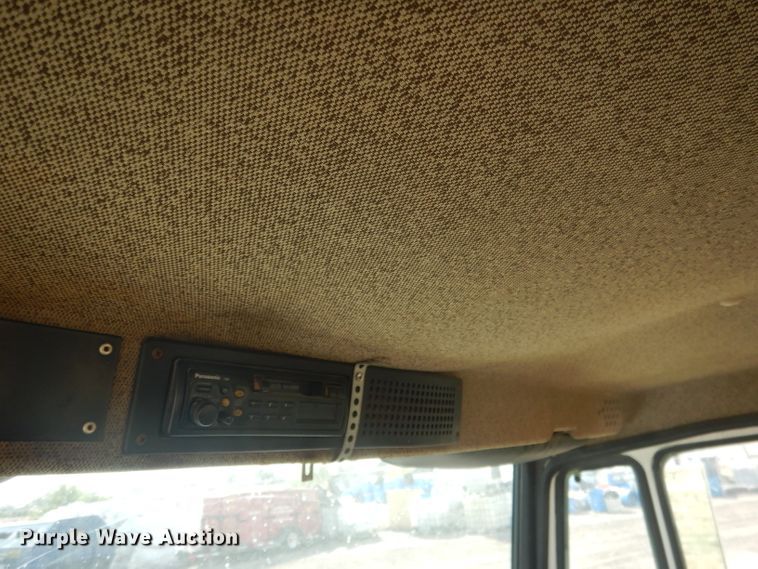 image for item DG4607 1989 Freightliner FLC112  semi truck