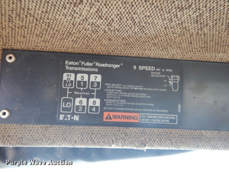 image for item DG4607 1989 Freightliner FLC112  semi truck