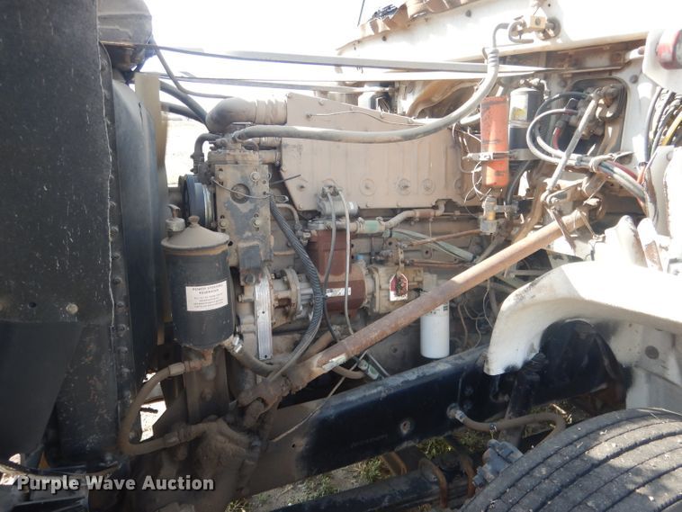 image for item DG4607 1989 Freightliner FLC112  semi truck