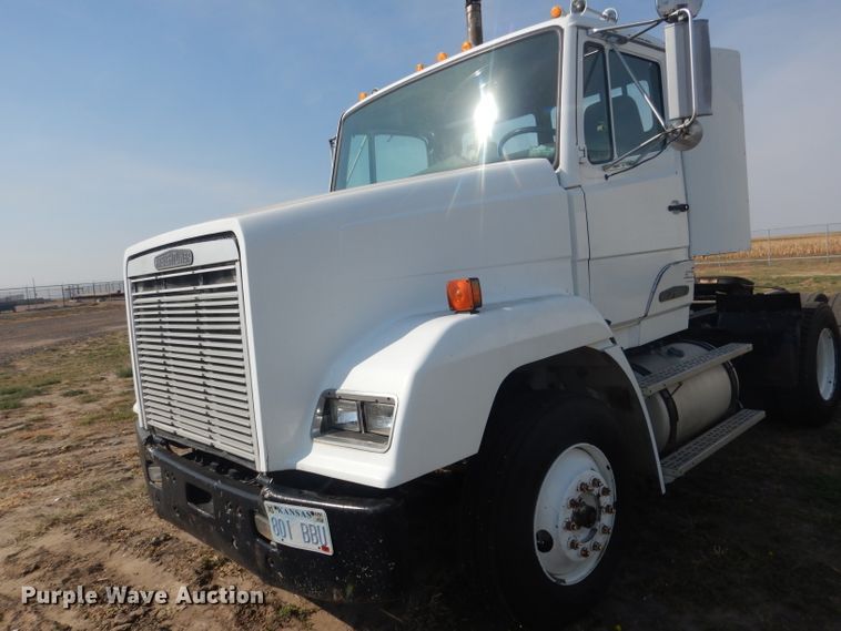 image for item DG4607 1989 Freightliner FLC112  semi truck