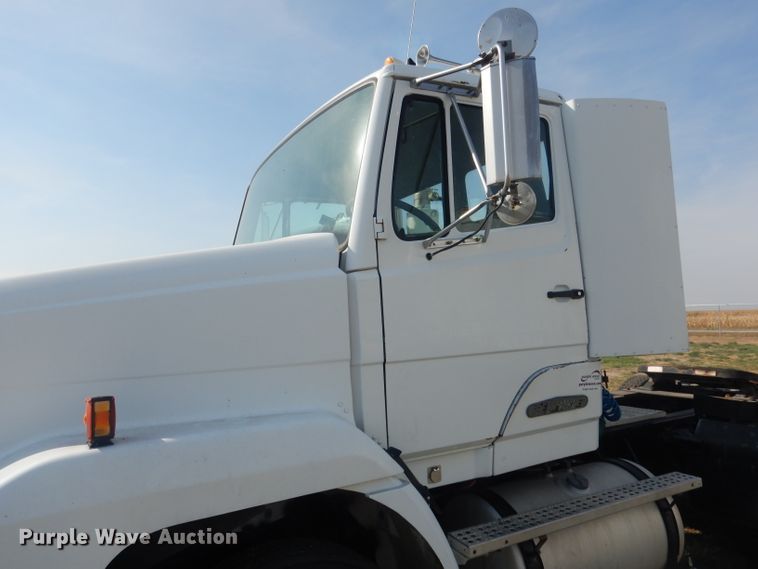 image for item DG4607 1989 Freightliner FLC112  semi truck