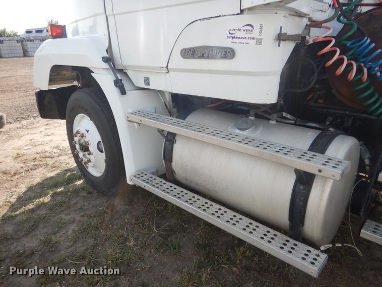 image for item DG4607 1989 Freightliner FLC112  semi truck