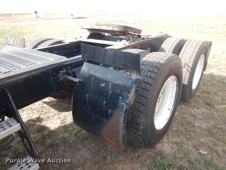 image for item DG4607 1989 Freightliner FLC112  semi truck