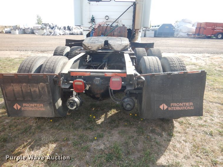 image for item DG4607 1989 Freightliner FLC112  semi truck