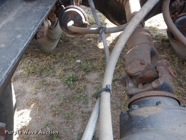 image for item DG4607 1989 Freightliner FLC112  semi truck