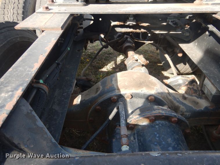 image for item DG4607 1989 Freightliner FLC112  semi truck