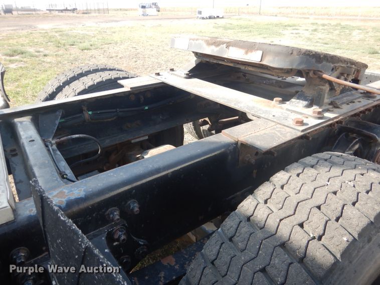 image for item DG4607 1989 Freightliner FLC112  semi truck