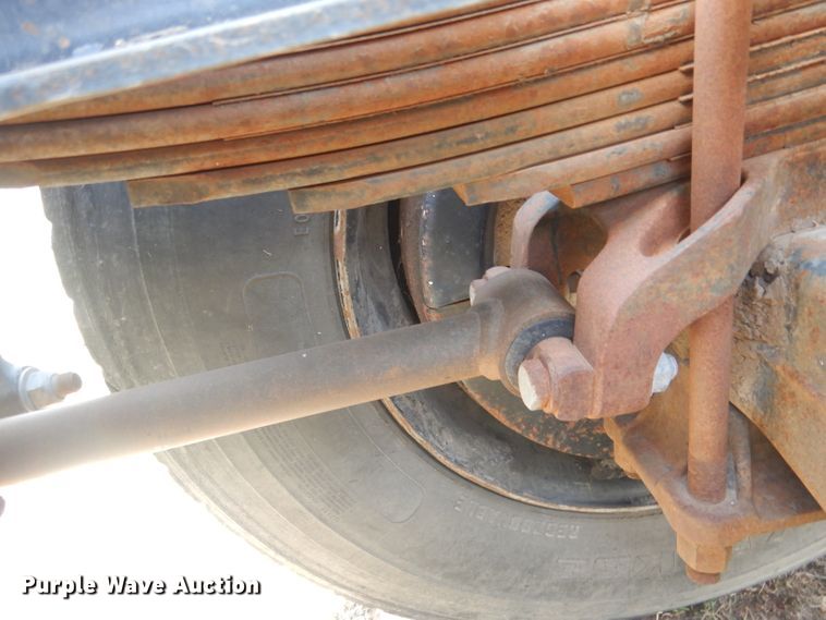 image for item DG4607 1989 Freightliner FLC112  semi truck